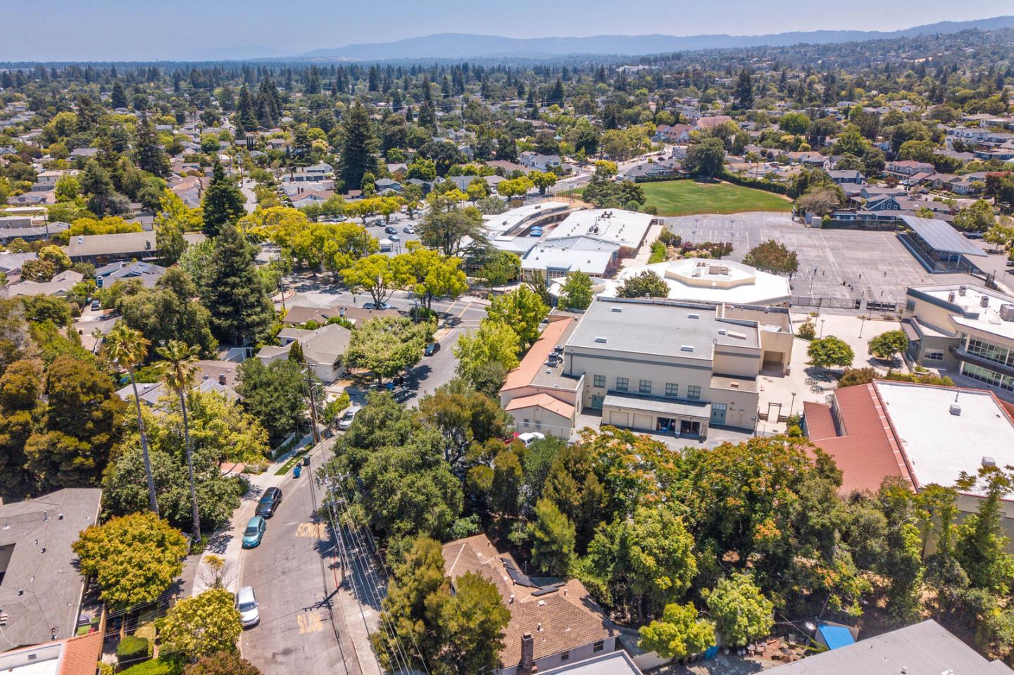 Detail Gallery Image 6 of 29 For 774 Chestnut St, San Carlos,  CA 94070 - 2 Beds | 2 Baths