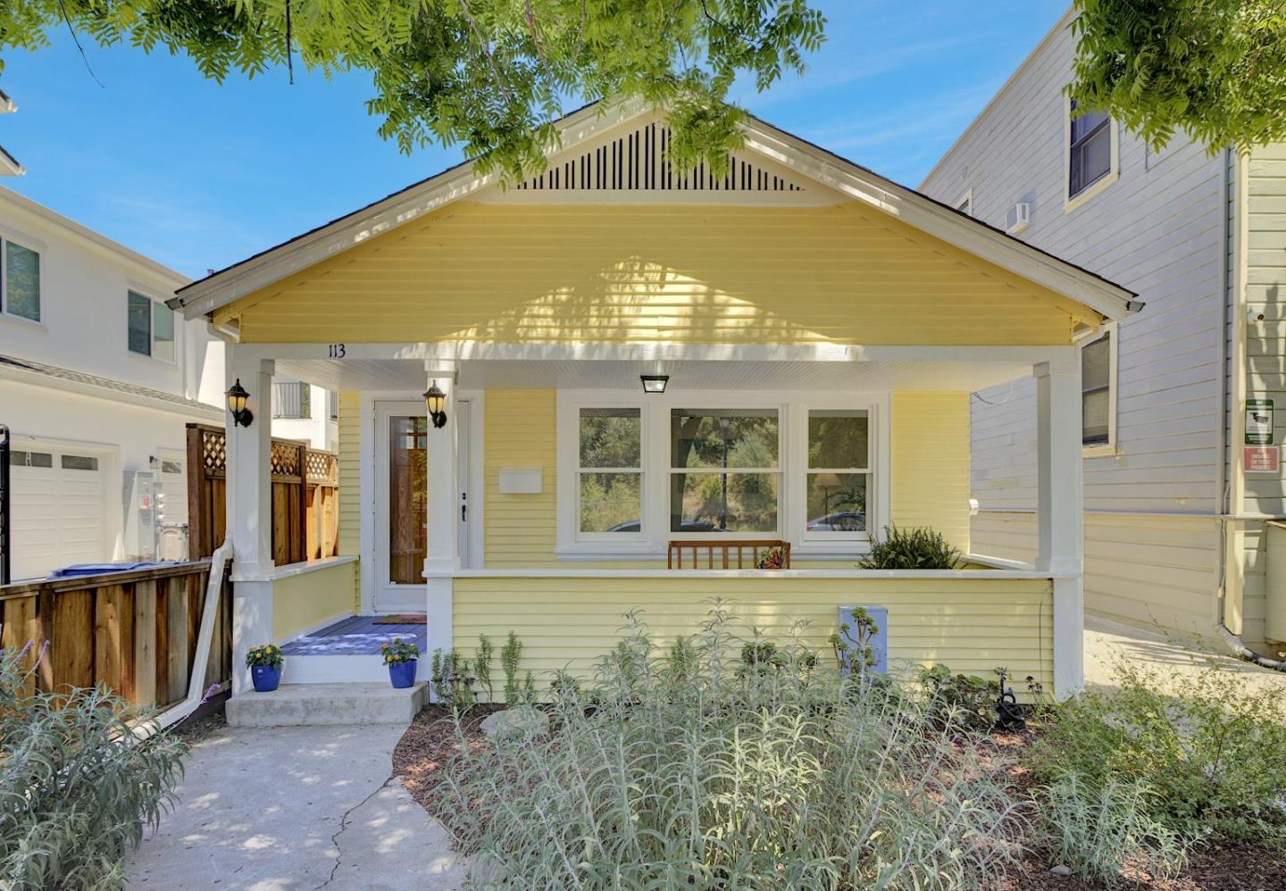 Detail Gallery Image 3 of 27 For 113 W Reed St, San Jose,  CA 95110 - 2 Beds | 1 Baths