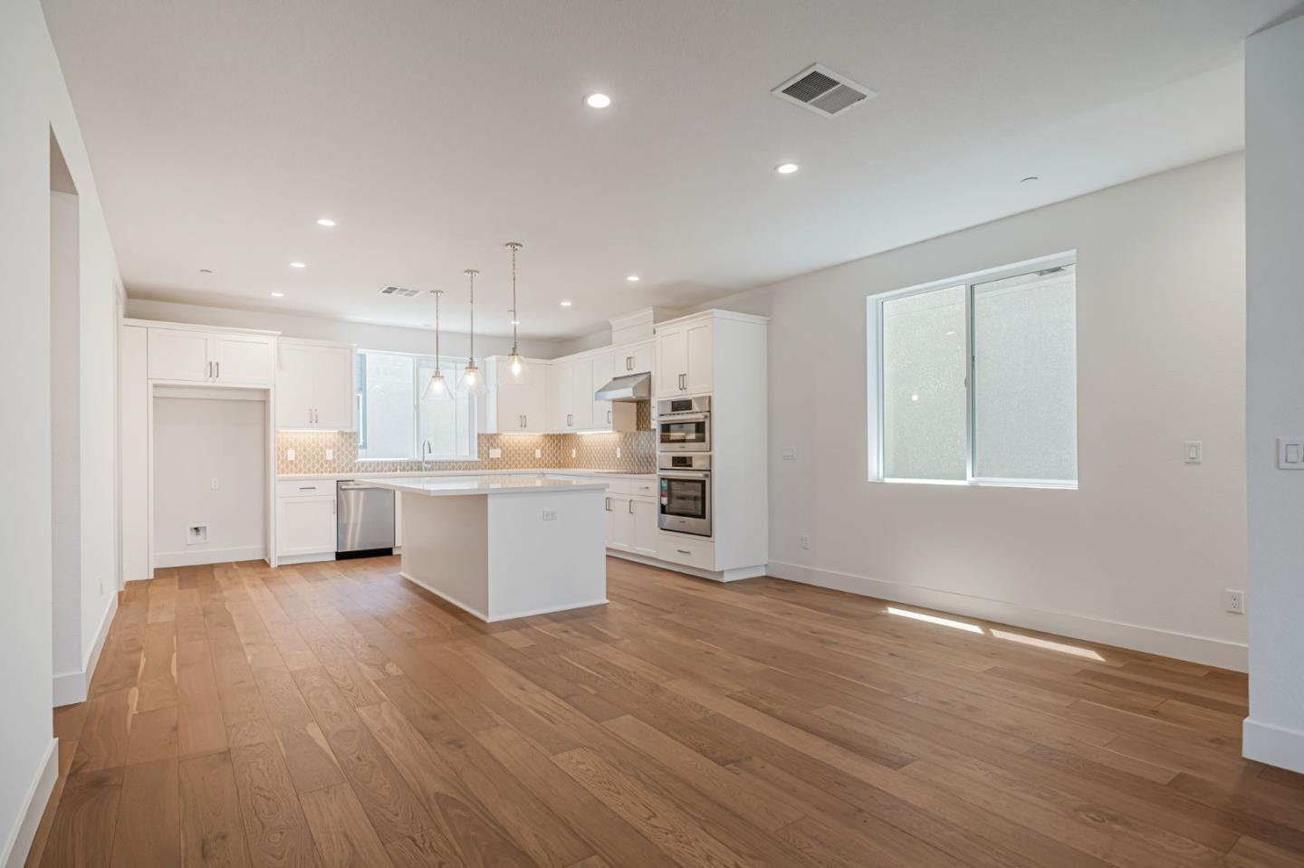 Detail Gallery Image 6 of 23 For 1021 Sinopia Ter, San Ramon,  CA 94583 - 4 Beds | 3/1 Baths