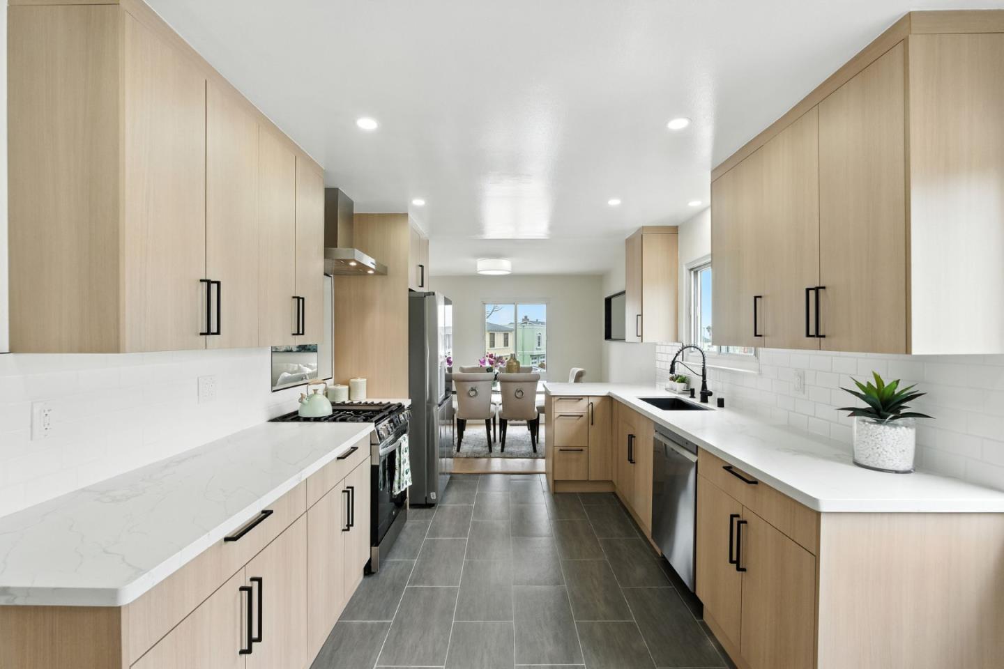 Detail Gallery Image 15 of 72 For 102 Dennis Dr, Daly City,  CA 94015 - 4 Beds | 3 Baths