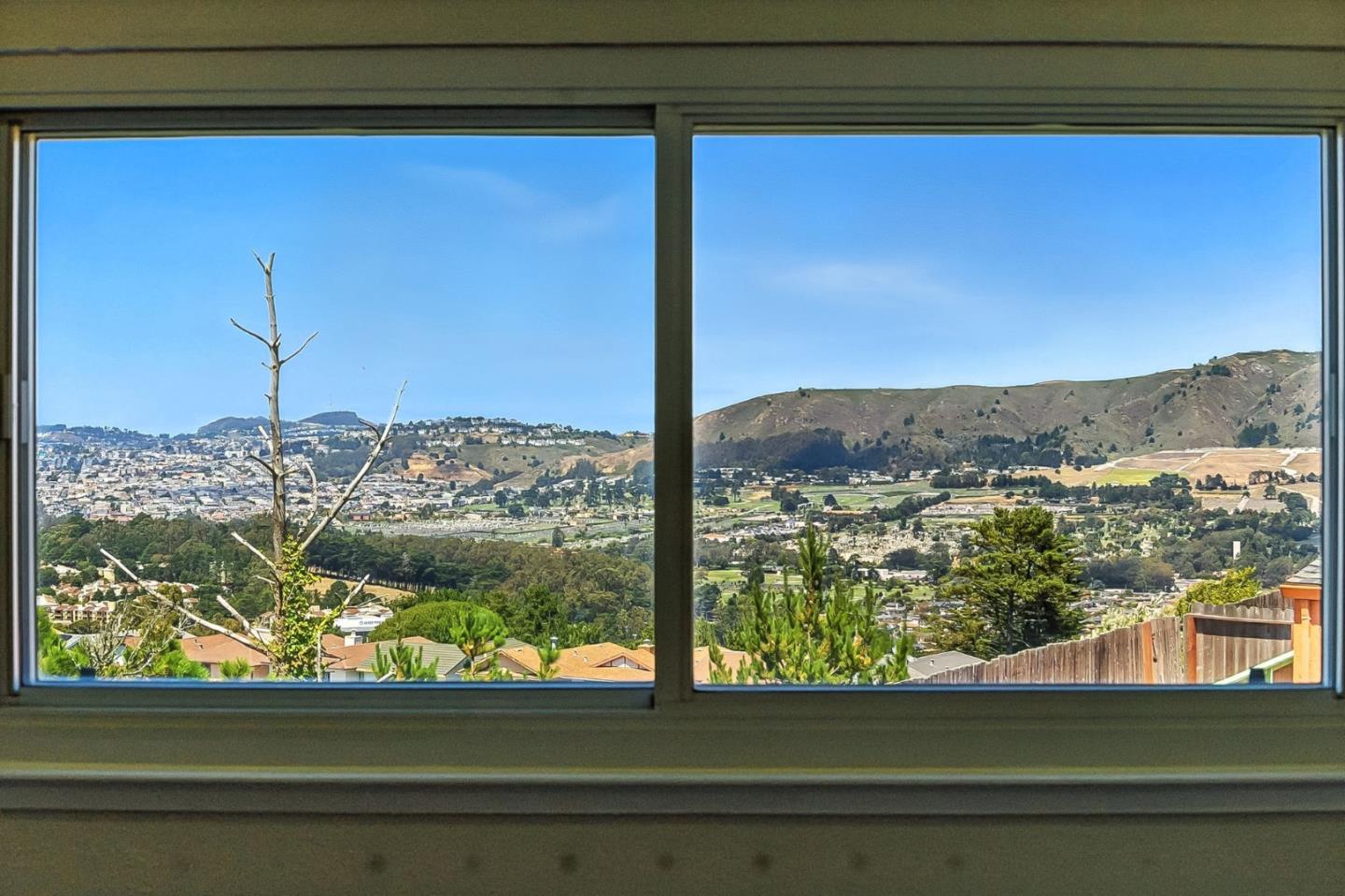 Detail Gallery Image 31 of 72 For 102 Dennis Dr, Daly City,  CA 94015 - 4 Beds | 3 Baths