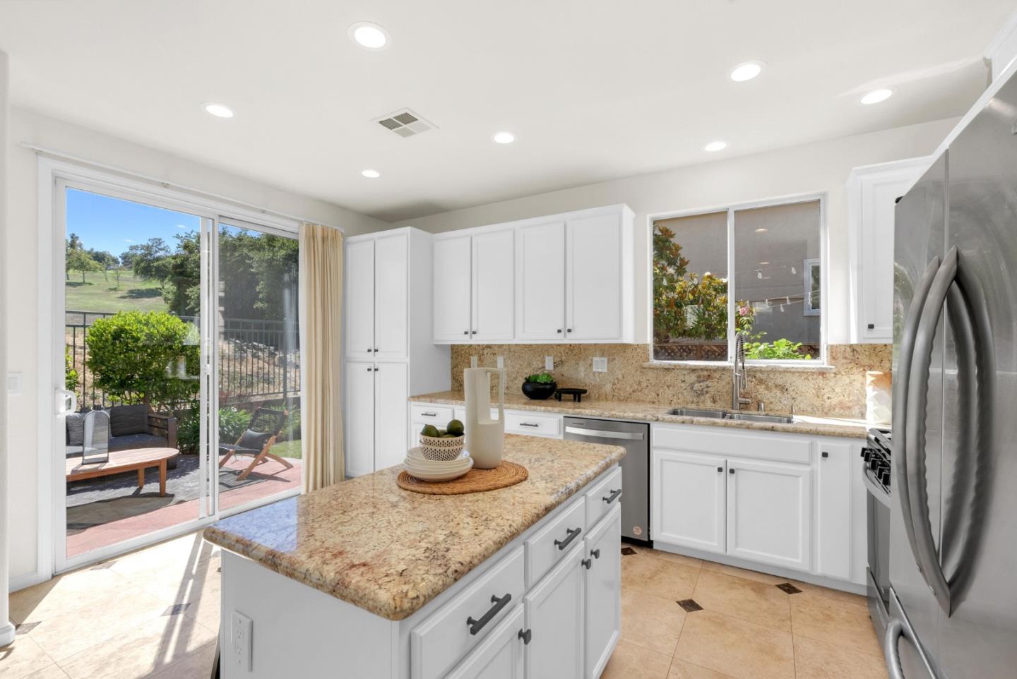 Detail Gallery Image 12 of 59 For 5490 Manderston Dr, San Jose,  CA 95138 - 3 Beds | 2/1 Baths