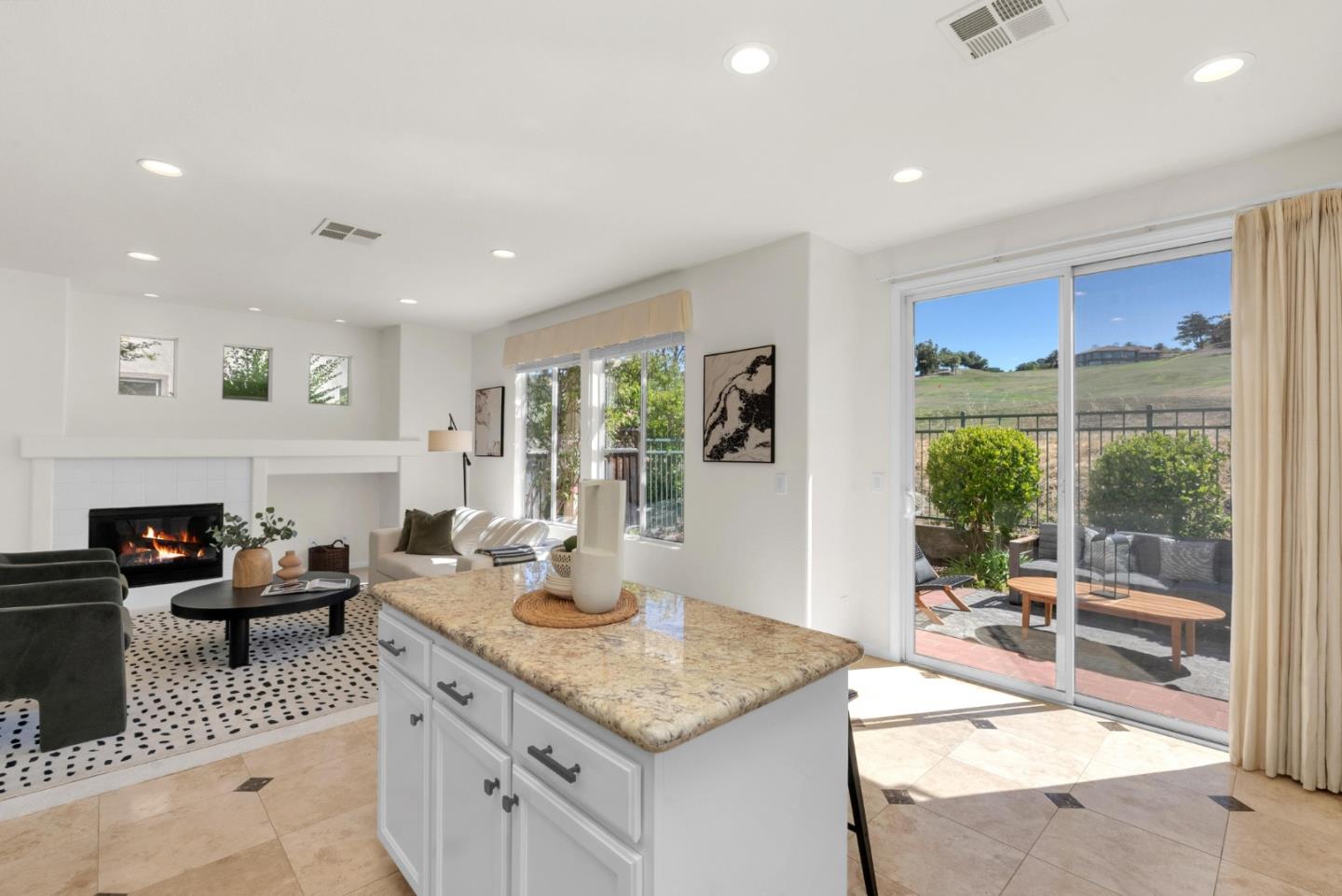 Detail Gallery Image 13 of 59 For 5490 Manderston Dr, San Jose,  CA 95138 - 3 Beds | 2/1 Baths