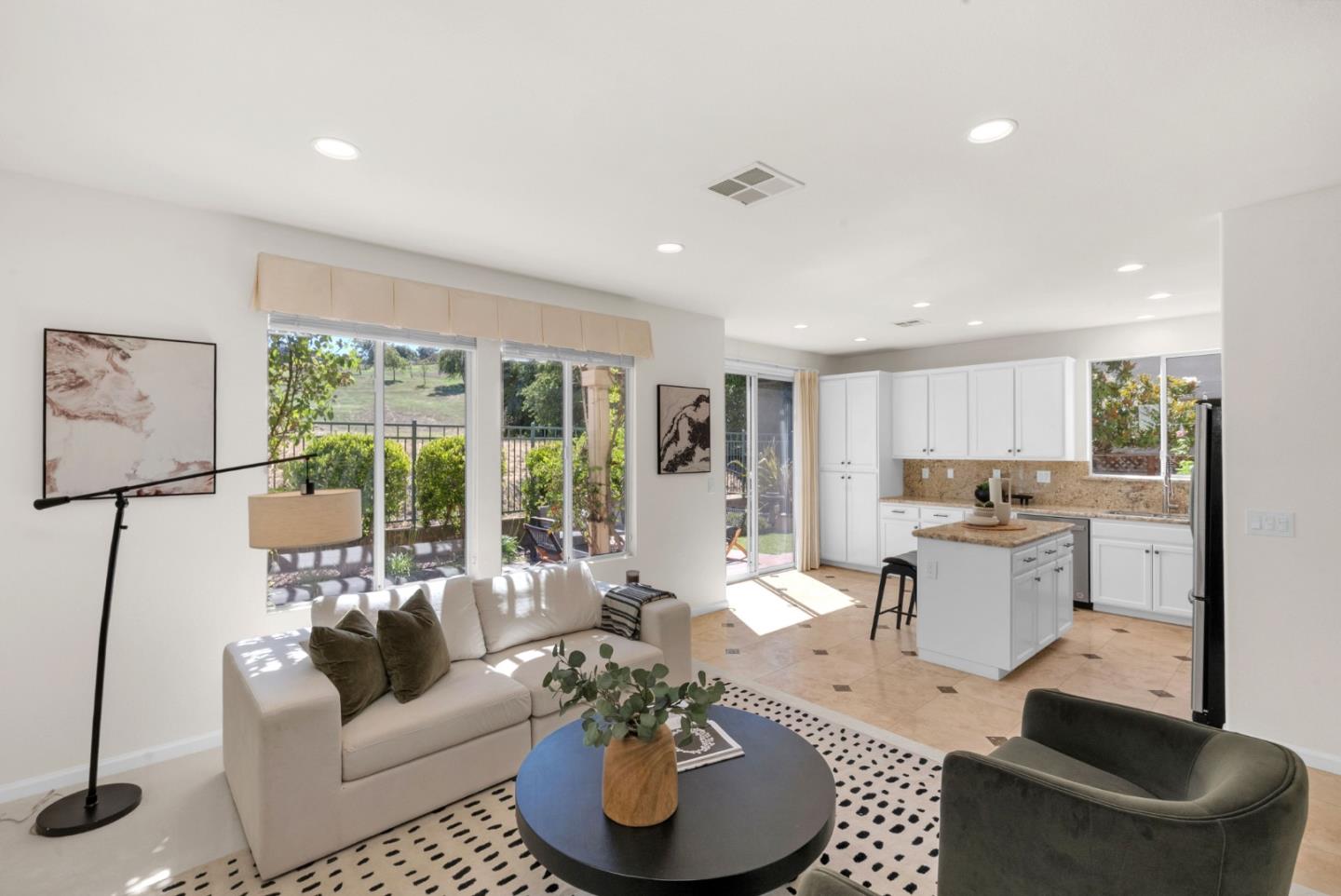 Detail Gallery Image 9 of 59 For 5490 Manderston Dr, San Jose,  CA 95138 - 3 Beds | 2/1 Baths