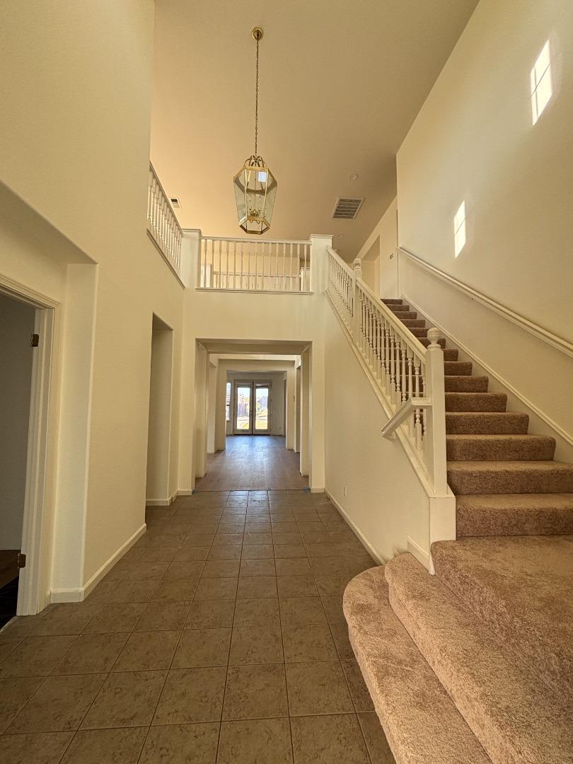 Detail Gallery Image 2 of 6 For 3465 Keystone Loop, Discovery Bay,  CA 94505 - 4 Beds | 4 Baths