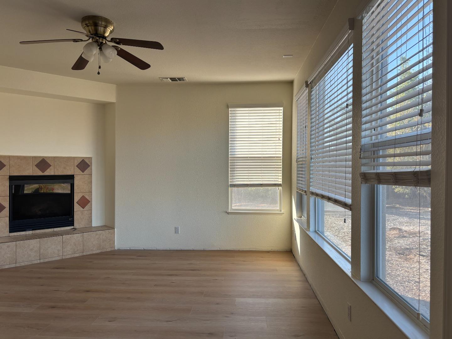 Detail Gallery Image 3 of 6 For 3465 Keystone Loop, Discovery Bay,  CA 94505 - 4 Beds | 4 Baths