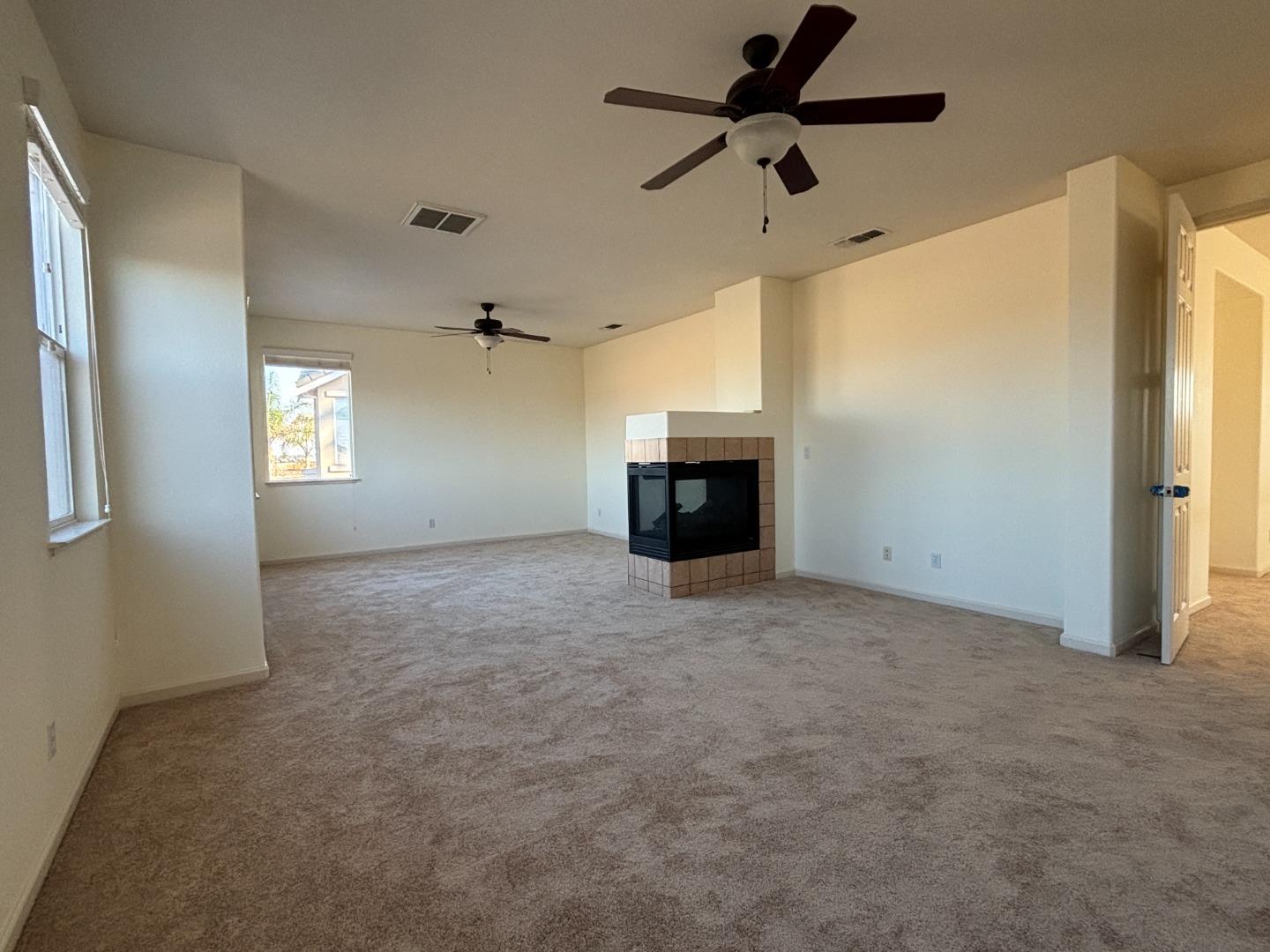 Detail Gallery Image 5 of 6 For 3465 Keystone Loop, Discovery Bay,  CA 94505 - 4 Beds | 4 Baths