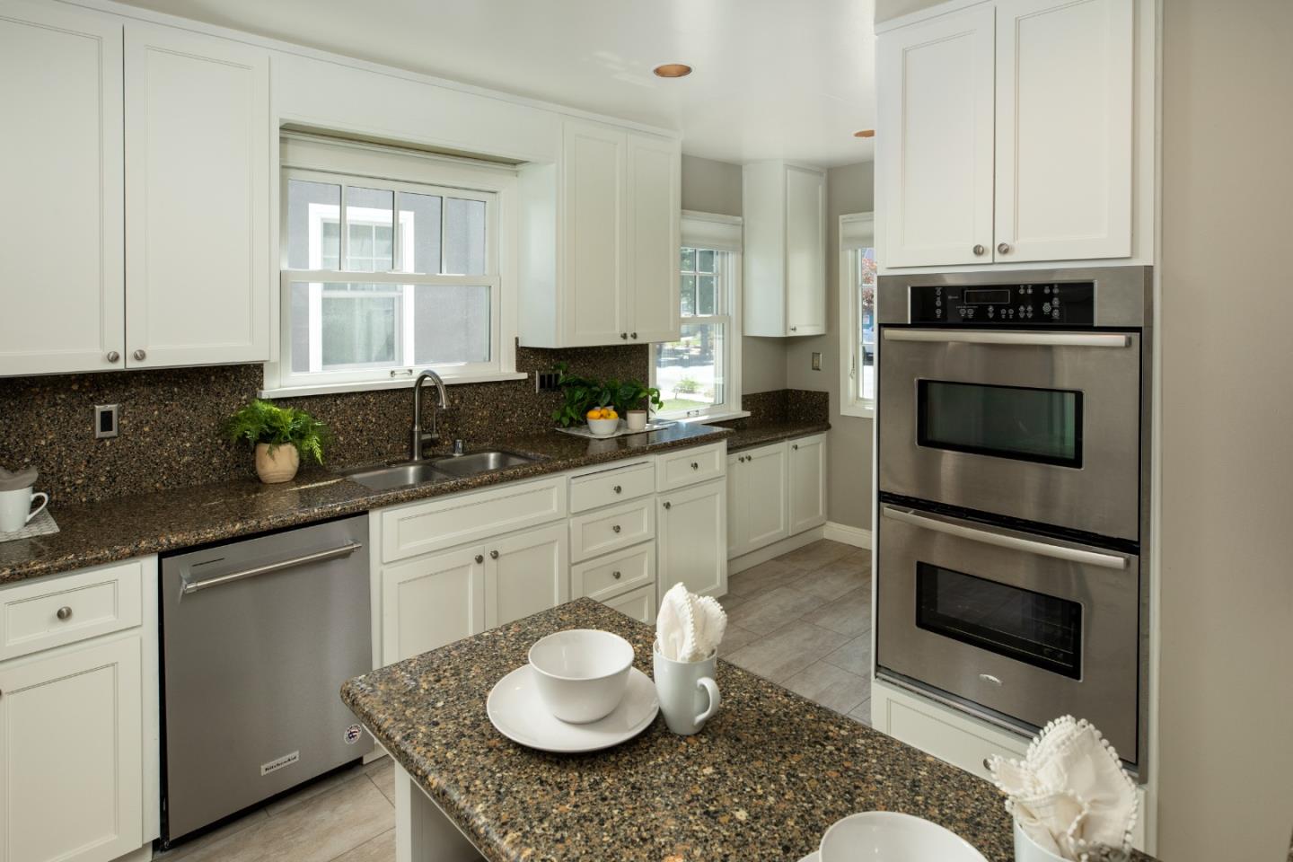 Detail Gallery Image 6 of 27 For 1519 Hanchett Ave, San Jose,  CA 95126 - 3 Beds | 2 Baths