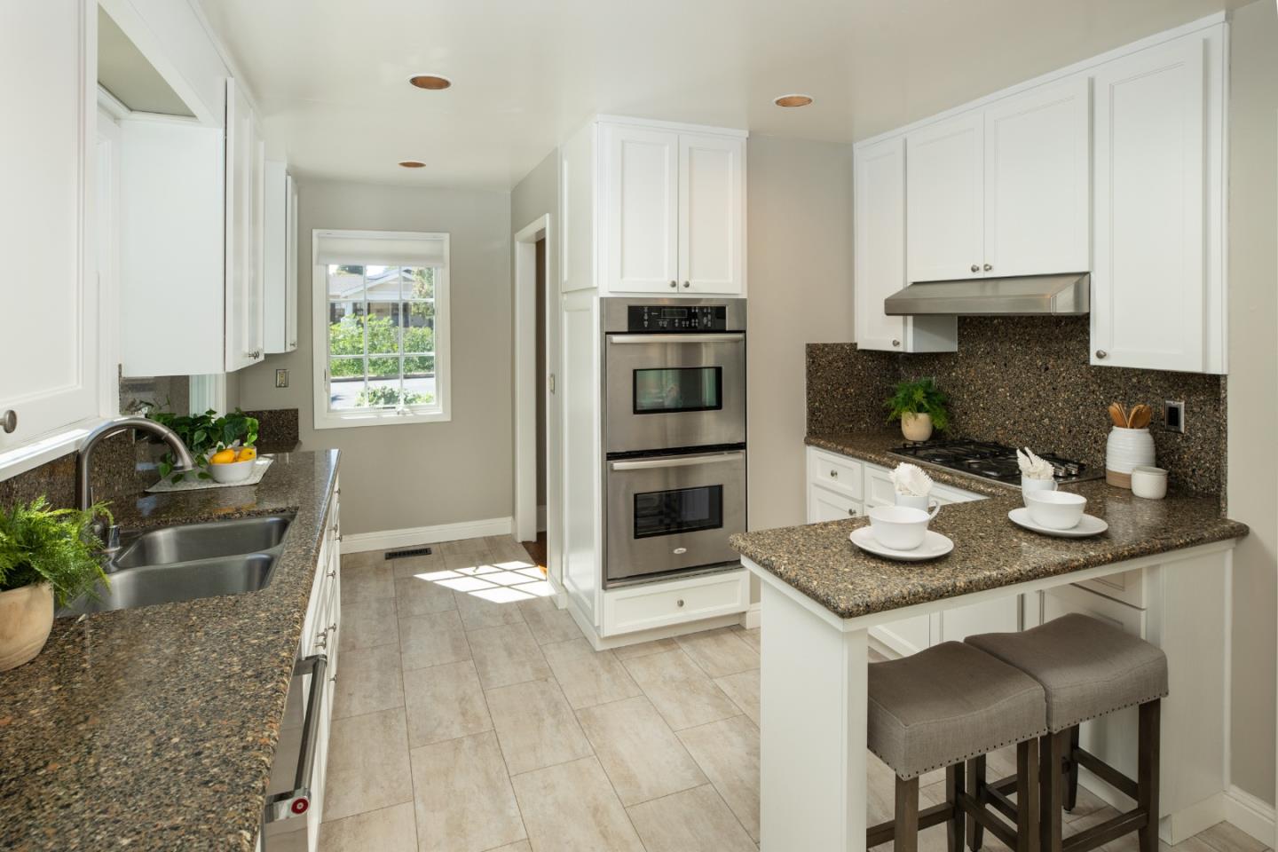Detail Gallery Image 9 of 27 For 1519 Hanchett Ave, San Jose,  CA 95126 - 3 Beds | 2 Baths