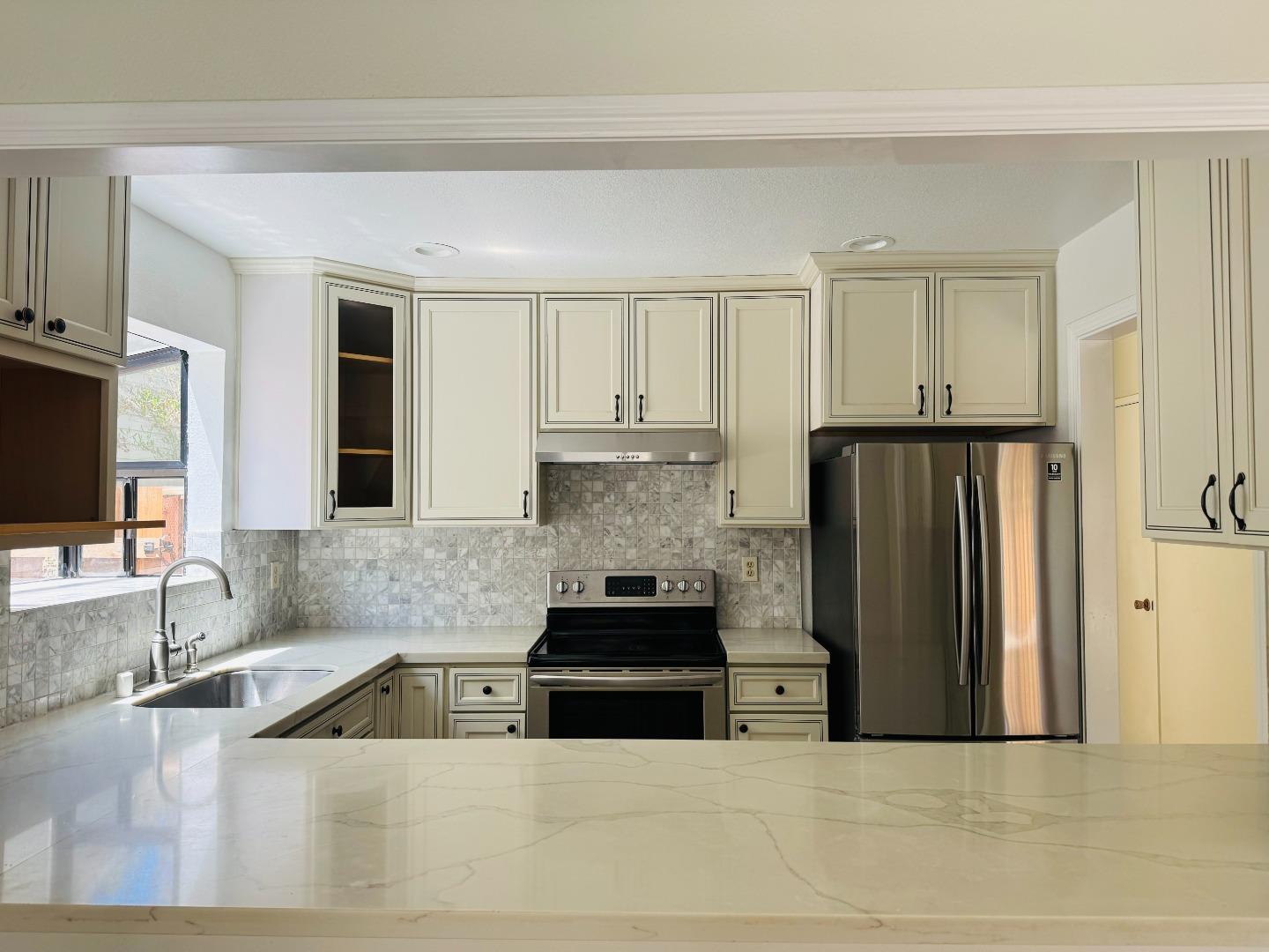 Detail Gallery Image 2 of 29 For 91 Jacklin Ct, Milpitas,  CA 95035 - 2 Beds | 2/1 Baths