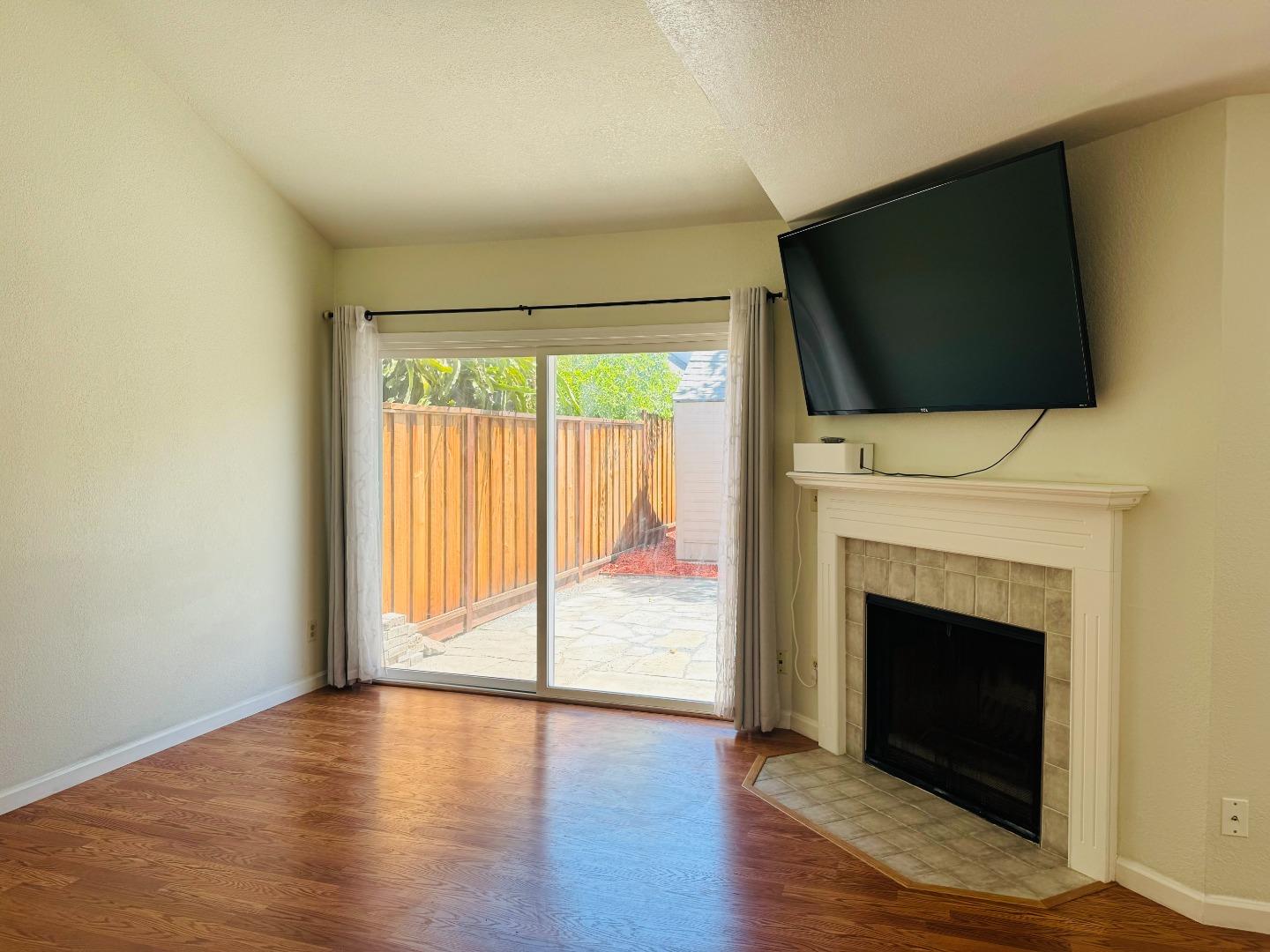 Detail Gallery Image 4 of 29 For 91 Jacklin Ct, Milpitas,  CA 95035 - 2 Beds | 2/1 Baths