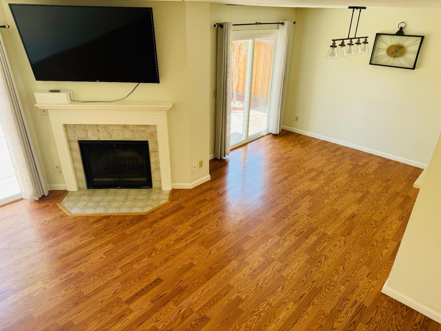 Detail Gallery Image 6 of 29 For 91 Jacklin Ct, Milpitas,  CA 95035 - 2 Beds | 2/1 Baths