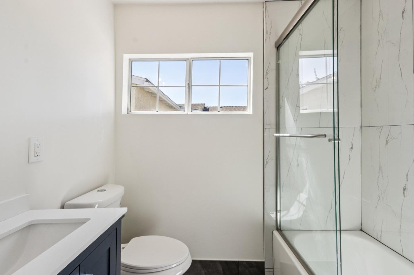 Detail Gallery Image 6 of 15 For 11247 Michael Hunt Dr, South El Monte,  CA 91733 - 5 Beds | 2 Baths