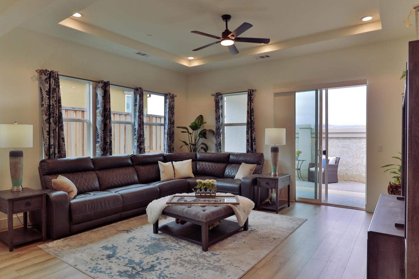 Detail Gallery Image 13 of 52 For 2102 White Oak Dr, Hollister,  CA 95023 - 2 Beds | 2 Baths
