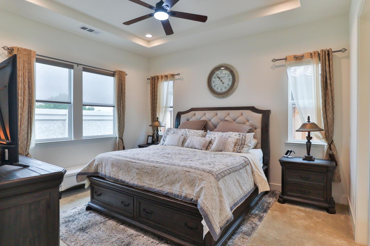 Detail Gallery Image 17 of 52 For 2102 White Oak Dr, Hollister,  CA 95023 - 2 Beds | 2 Baths