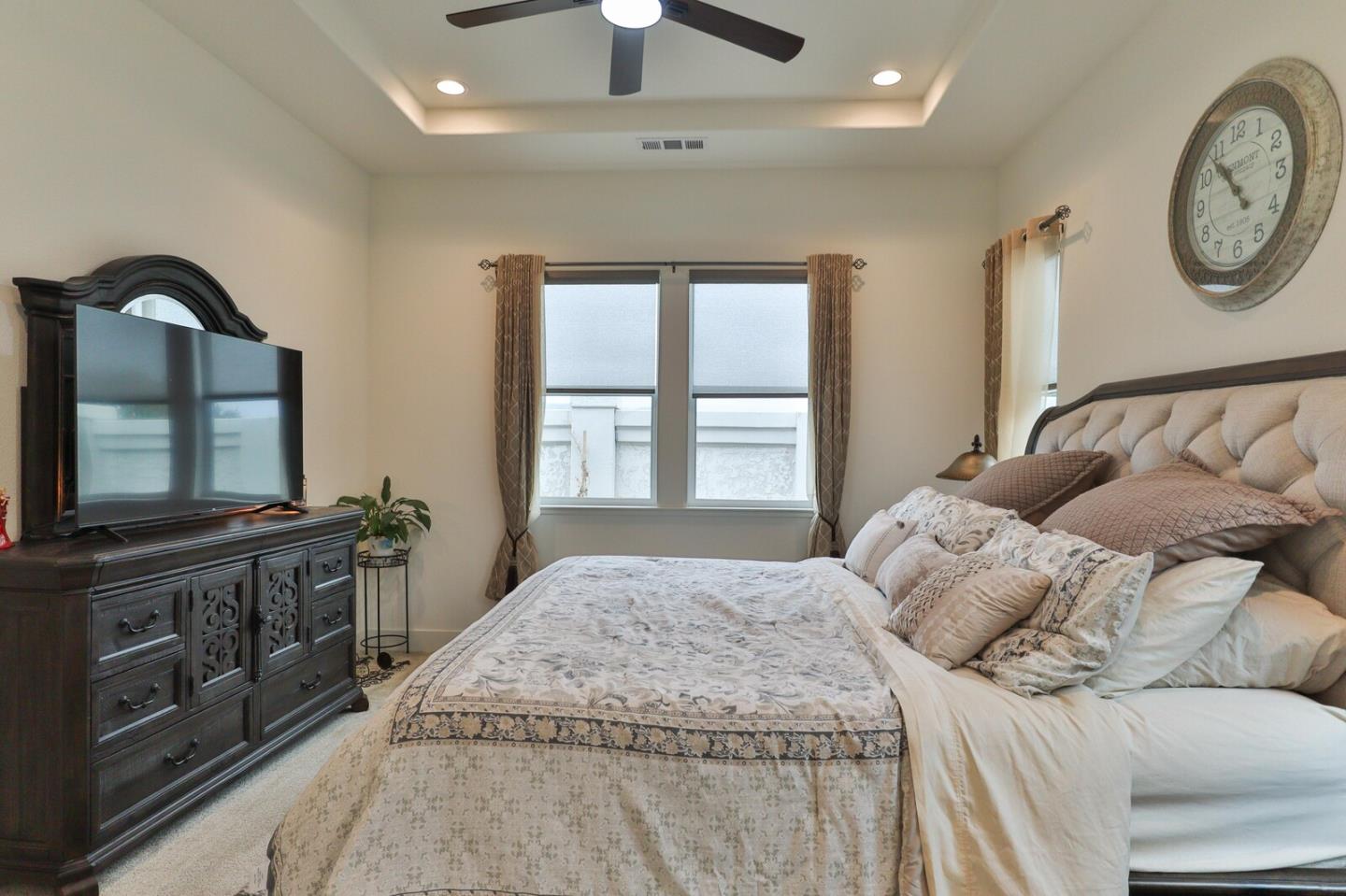 Detail Gallery Image 18 of 52 For 2102 White Oak Dr, Hollister,  CA 95023 - 2 Beds | 2 Baths