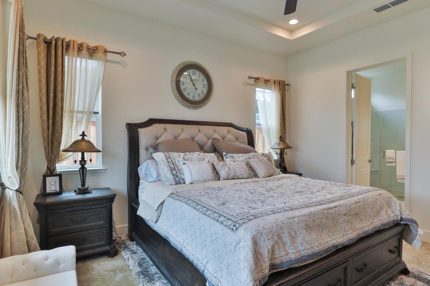 Detail Gallery Image 19 of 52 For 2102 White Oak Dr, Hollister,  CA 95023 - 2 Beds | 2 Baths