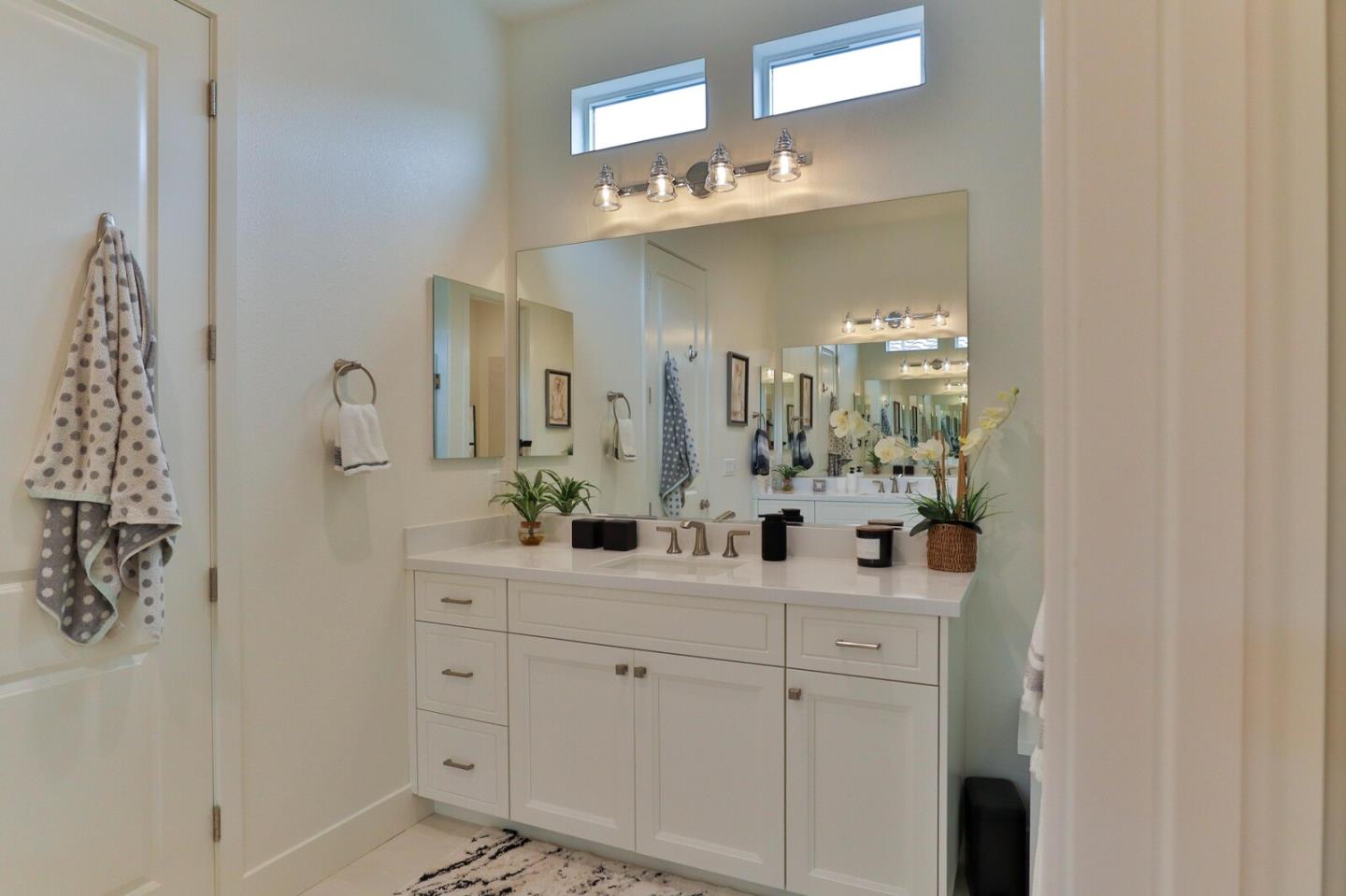 Detail Gallery Image 21 of 52 For 2102 White Oak Dr, Hollister,  CA 95023 - 2 Beds | 2 Baths