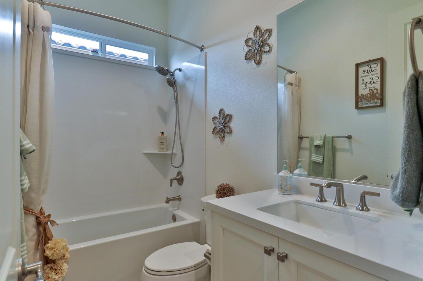 Detail Gallery Image 28 of 52 For 2102 White Oak Dr, Hollister,  CA 95023 - 2 Beds | 2 Baths