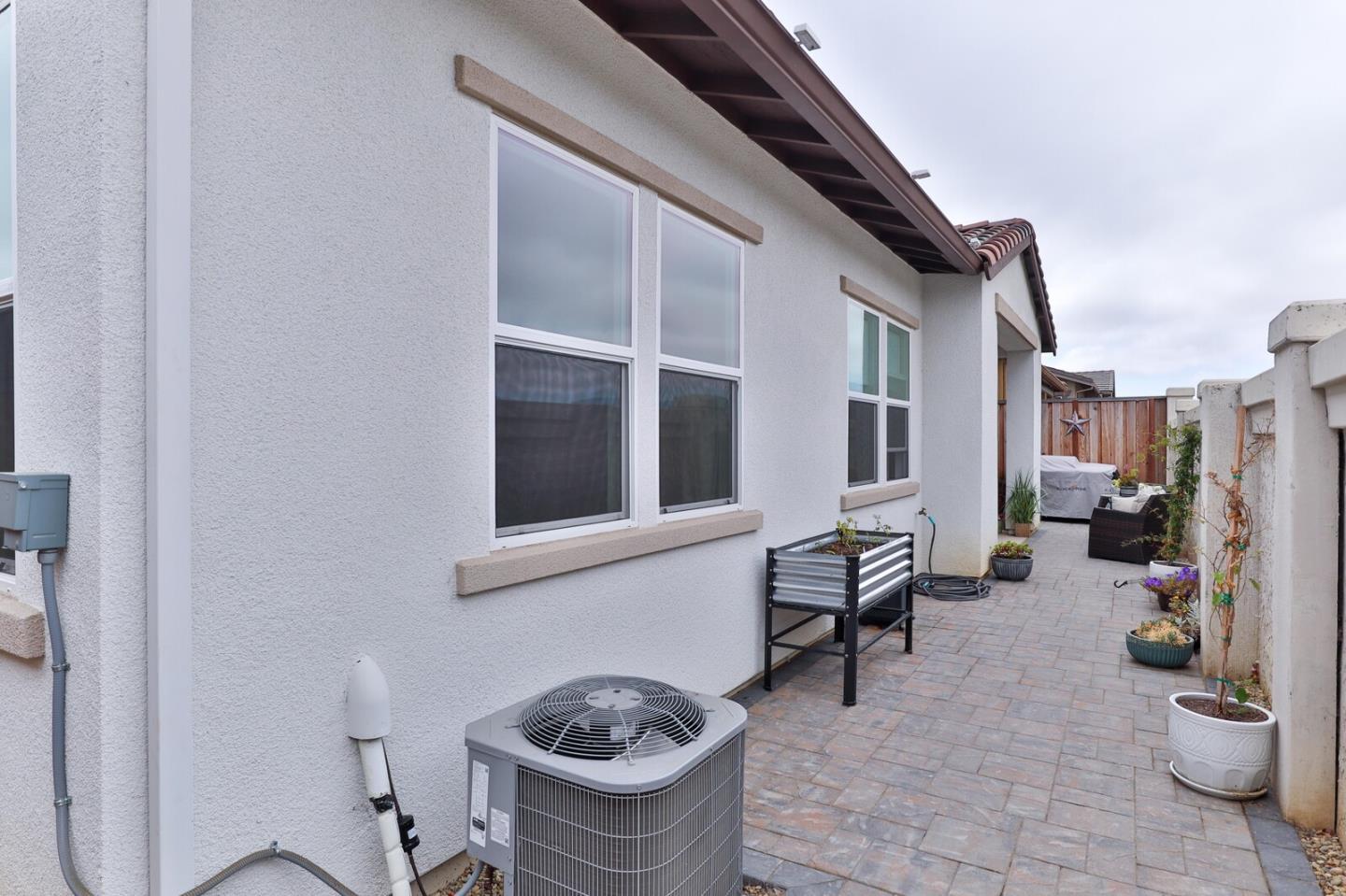 Detail Gallery Image 37 of 52 For 2102 White Oak Dr, Hollister,  CA 95023 - 2 Beds | 2 Baths