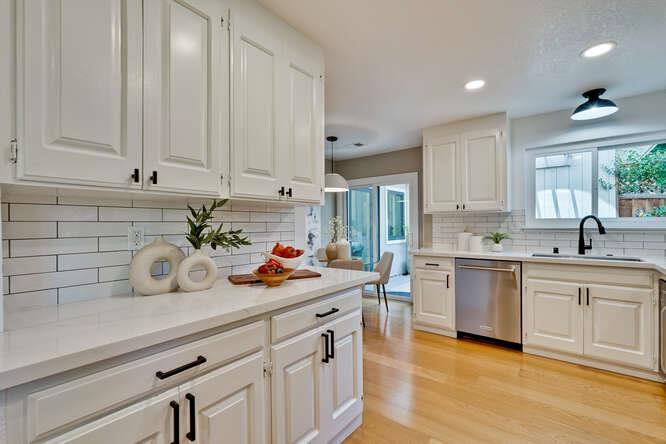 Detail Gallery Image 17 of 75 For 269 Bush St #B,  Mountain View,  CA 94041 - 3 Beds | 2/1 Baths
