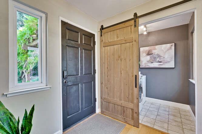 Detail Gallery Image 4 of 75 For 269 Bush St #B,  Mountain View,  CA 94041 - 3 Beds | 2/1 Baths