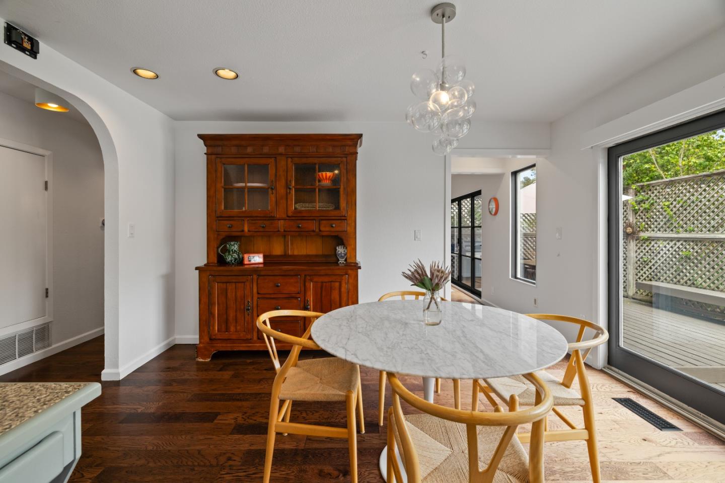 Detail Gallery Image 4 of 20 For 404 Roosevelt Blvd, Half Moon Bay,  CA 94019 - 4 Beds | 3 Baths