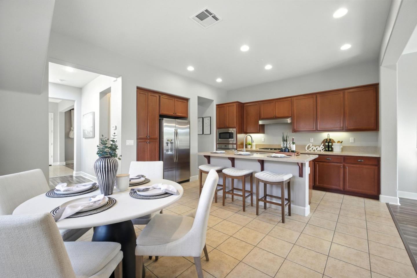 Detail Gallery Image 11 of 36 For 691 San Gabriel Ave, Morgan Hill,  CA 95037 - 4 Beds | 2/1 Baths