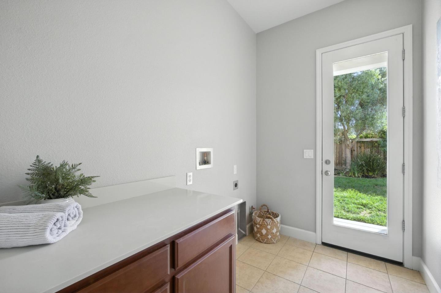 Detail Gallery Image 16 of 36 For 691 San Gabriel Ave, Morgan Hill,  CA 95037 - 4 Beds | 2/1 Baths