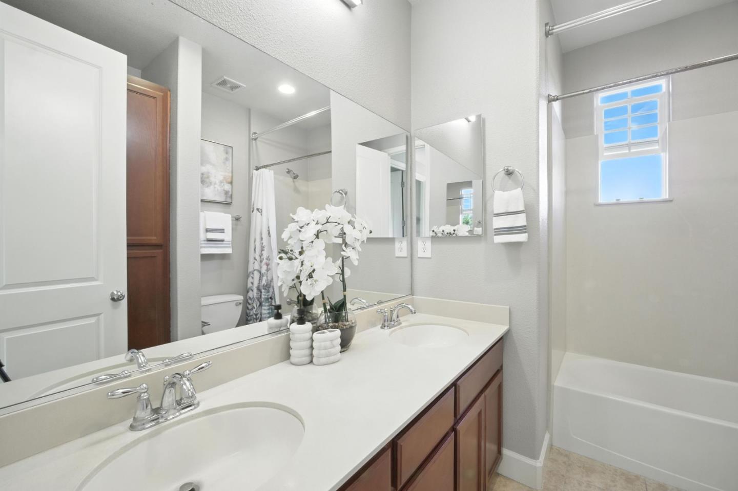 Detail Gallery Image 25 of 36 For 691 San Gabriel Ave, Morgan Hill,  CA 95037 - 4 Beds | 2/1 Baths