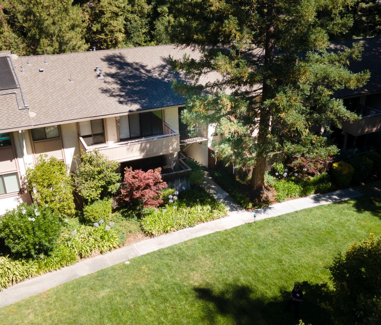 Detail Gallery Image 3 of 45 For 20720 4th St #8,  Saratoga,  CA 95070 - 3 Beds | 2 Baths