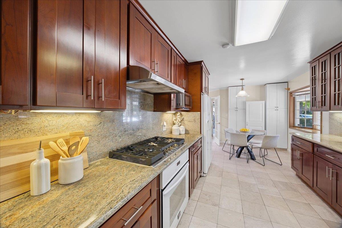Detail Gallery Image 11 of 65 For 20345 Argonaut Dr, Saratoga,  CA 95070 - 5 Beds | 4 Baths