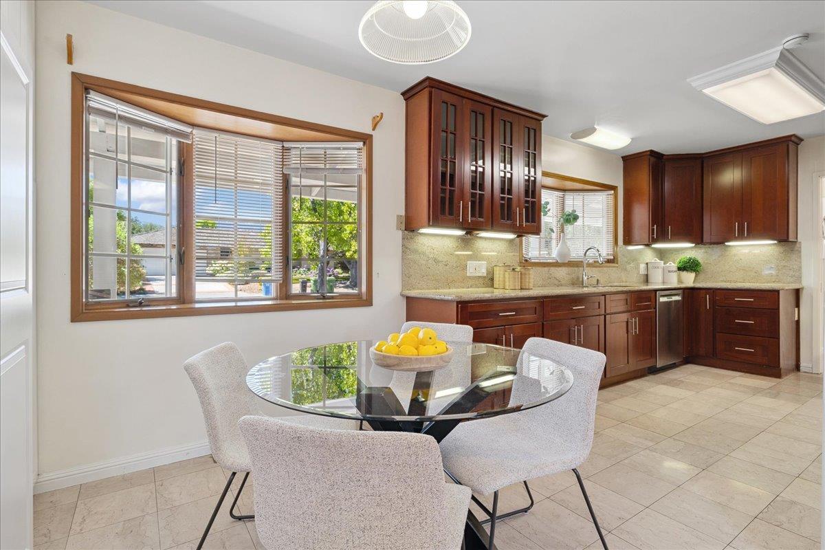 Detail Gallery Image 12 of 65 For 20345 Argonaut Dr, Saratoga,  CA 95070 - 5 Beds | 4 Baths