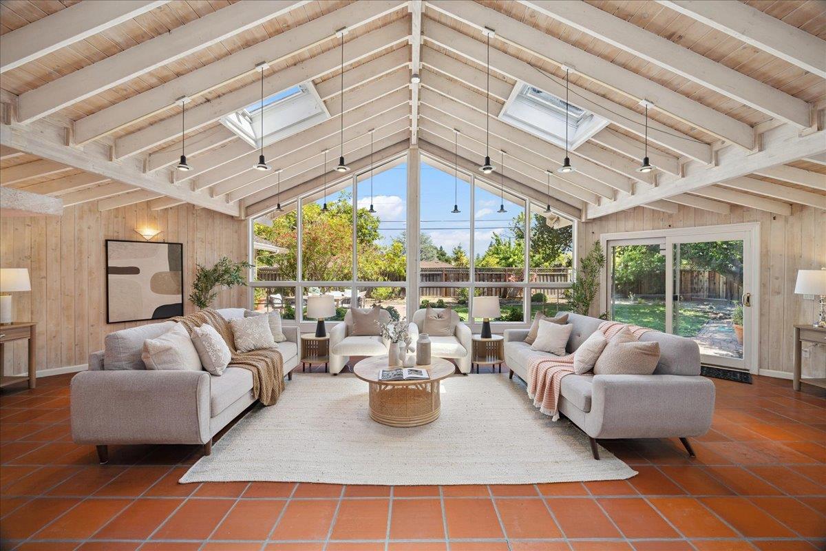 Detail Gallery Image 4 of 65 For 20345 Argonaut Dr, Saratoga,  CA 95070 - 5 Beds | 4 Baths
