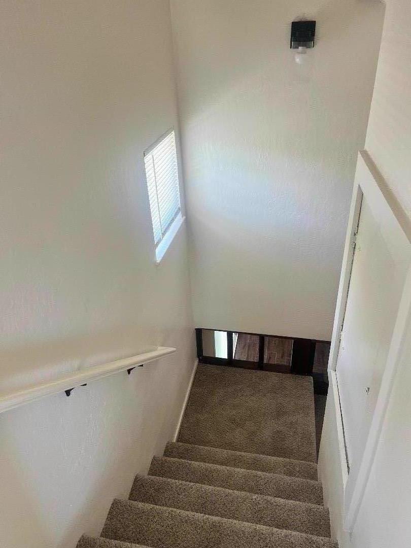 Detail Gallery Image 9 of 14 For 984 Hobie Ln, San Jose,  CA 95127 - 4 Beds | 3 Baths