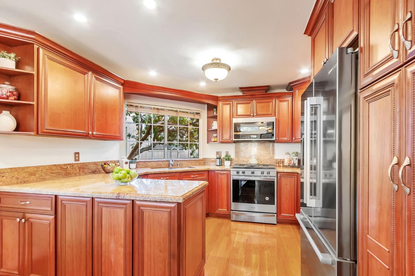 Detail Gallery Image 12 of 46 For 143 Viki Ct, Scotts Valley,  CA 95066 - 3 Beds | 3 Baths