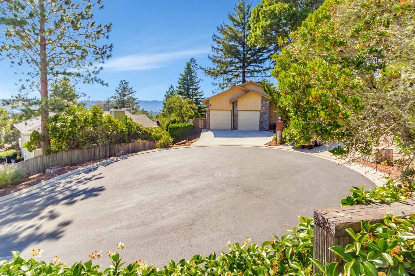 Detail Gallery Image 3 of 46 For 143 Viki Ct, Scotts Valley,  CA 95066 - 3 Beds | 3 Baths
