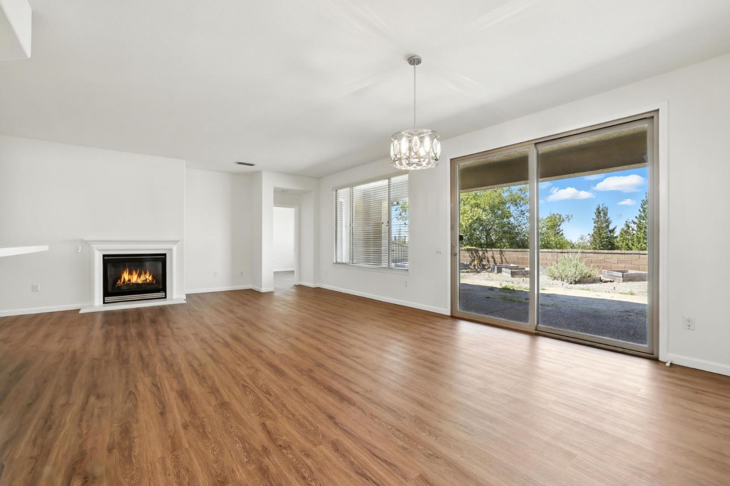 Detail Gallery Image 11 of 45 For 1826 Grand Pheasant Ln, Lincoln,  CA 95648 - 2 Beds | 2 Baths