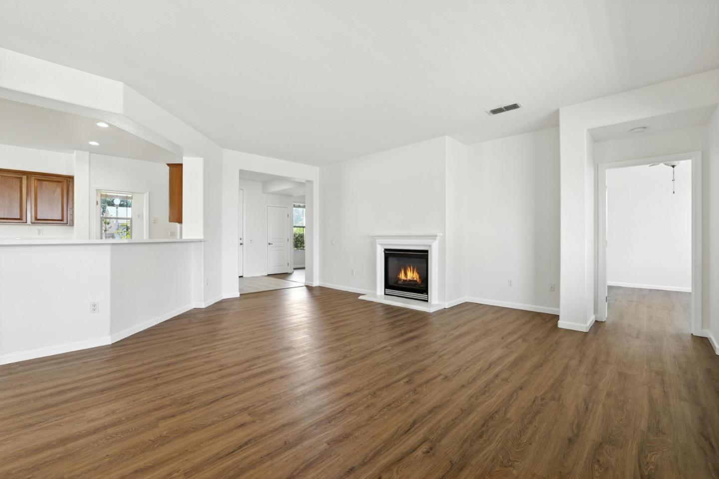 Detail Gallery Image 13 of 45 For 1826 Grand Pheasant Ln, Lincoln,  CA 95648 - 2 Beds | 2 Baths