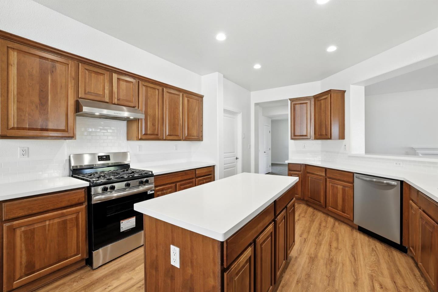 Detail Gallery Image 16 of 45 For 1826 Grand Pheasant Ln, Lincoln,  CA 95648 - 2 Beds | 2 Baths