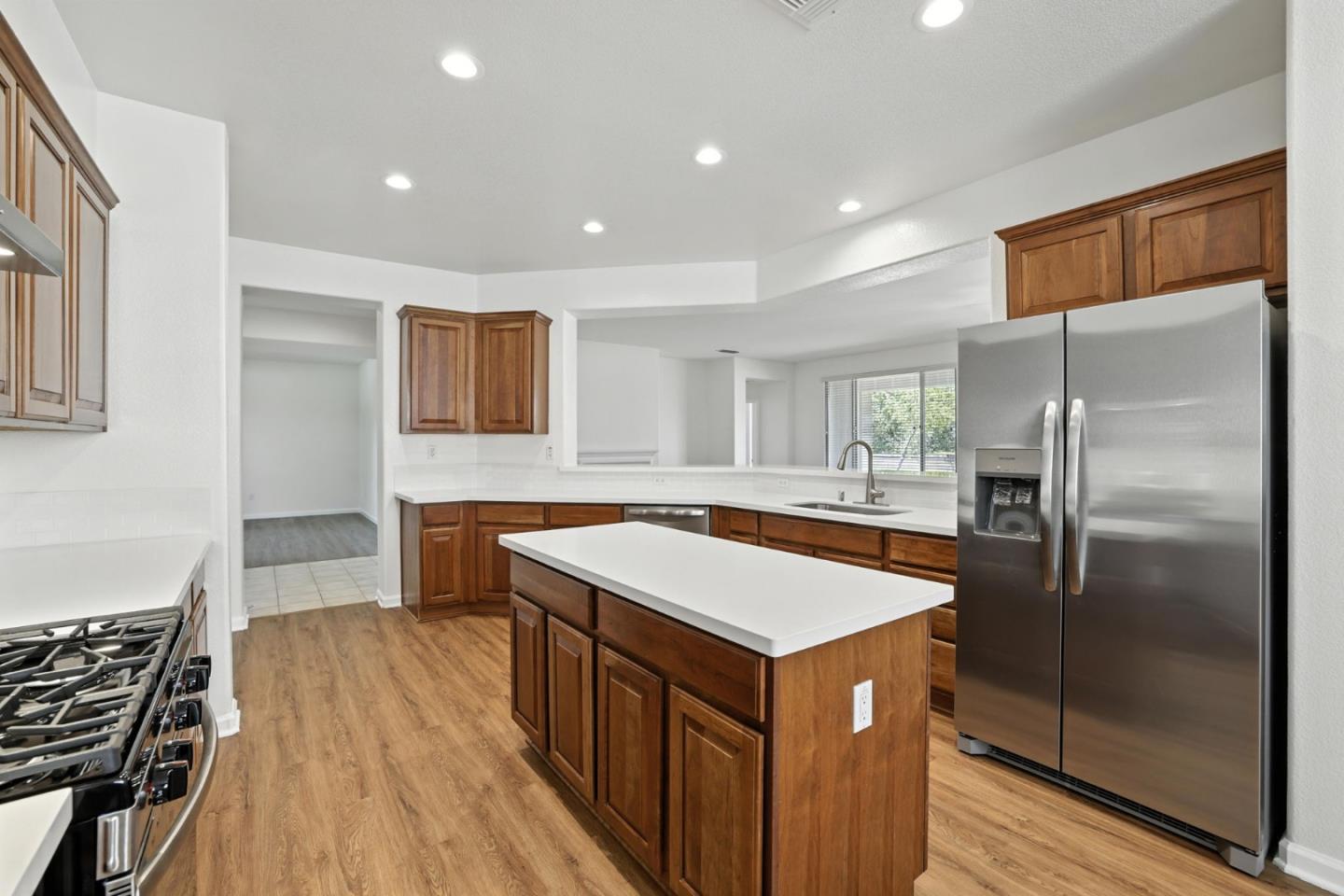 Detail Gallery Image 17 of 45 For 1826 Grand Pheasant Ln, Lincoln,  CA 95648 - 2 Beds | 2 Baths
