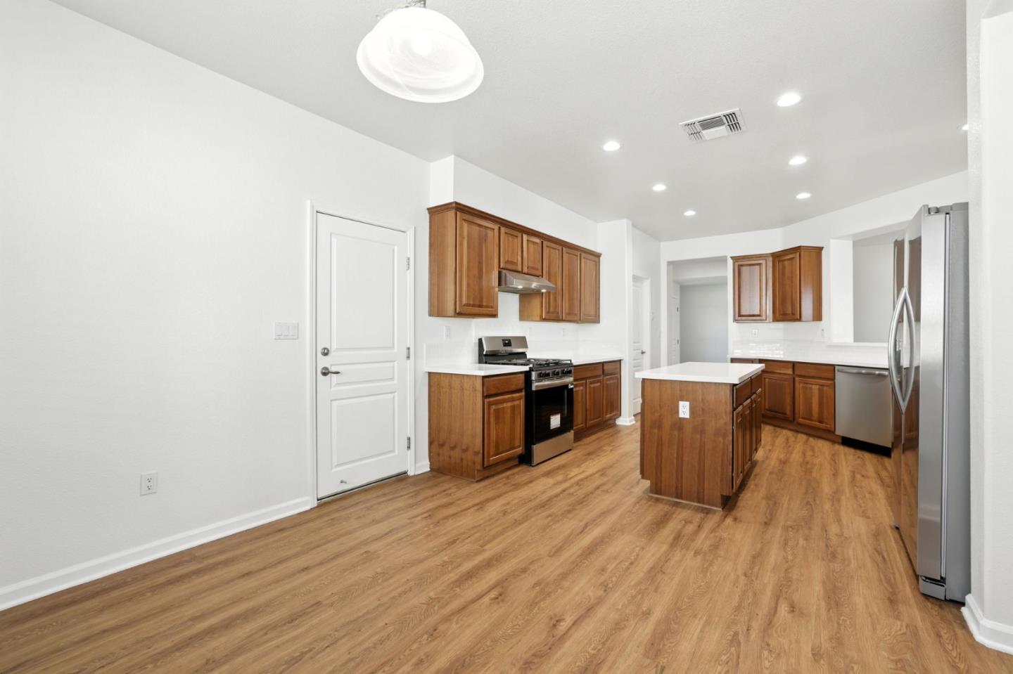 Detail Gallery Image 18 of 45 For 1826 Grand Pheasant Ln, Lincoln,  CA 95648 - 2 Beds | 2 Baths