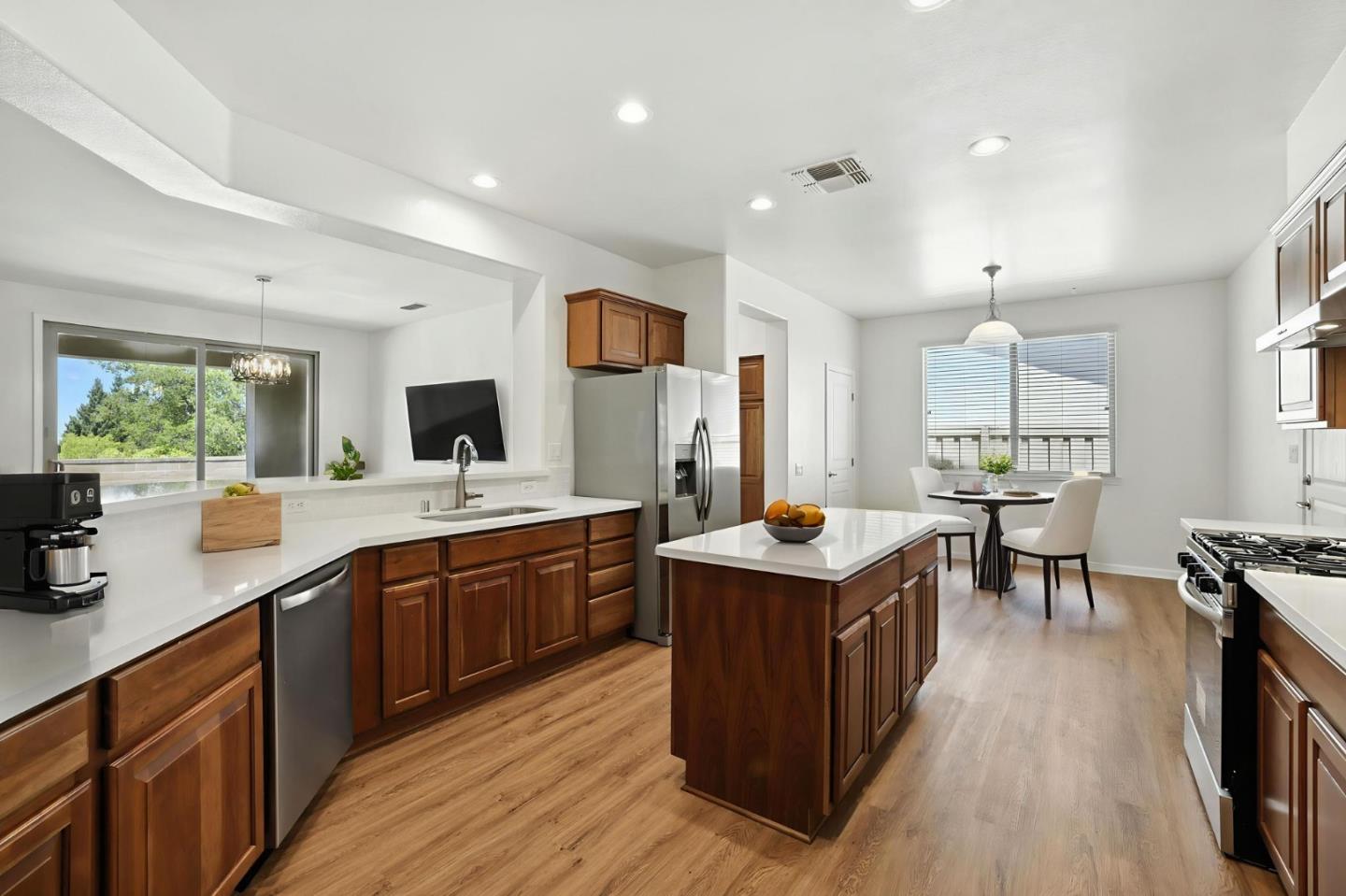 Detail Gallery Image 19 of 45 For 1826 Grand Pheasant Ln, Lincoln,  CA 95648 - 2 Beds | 2 Baths