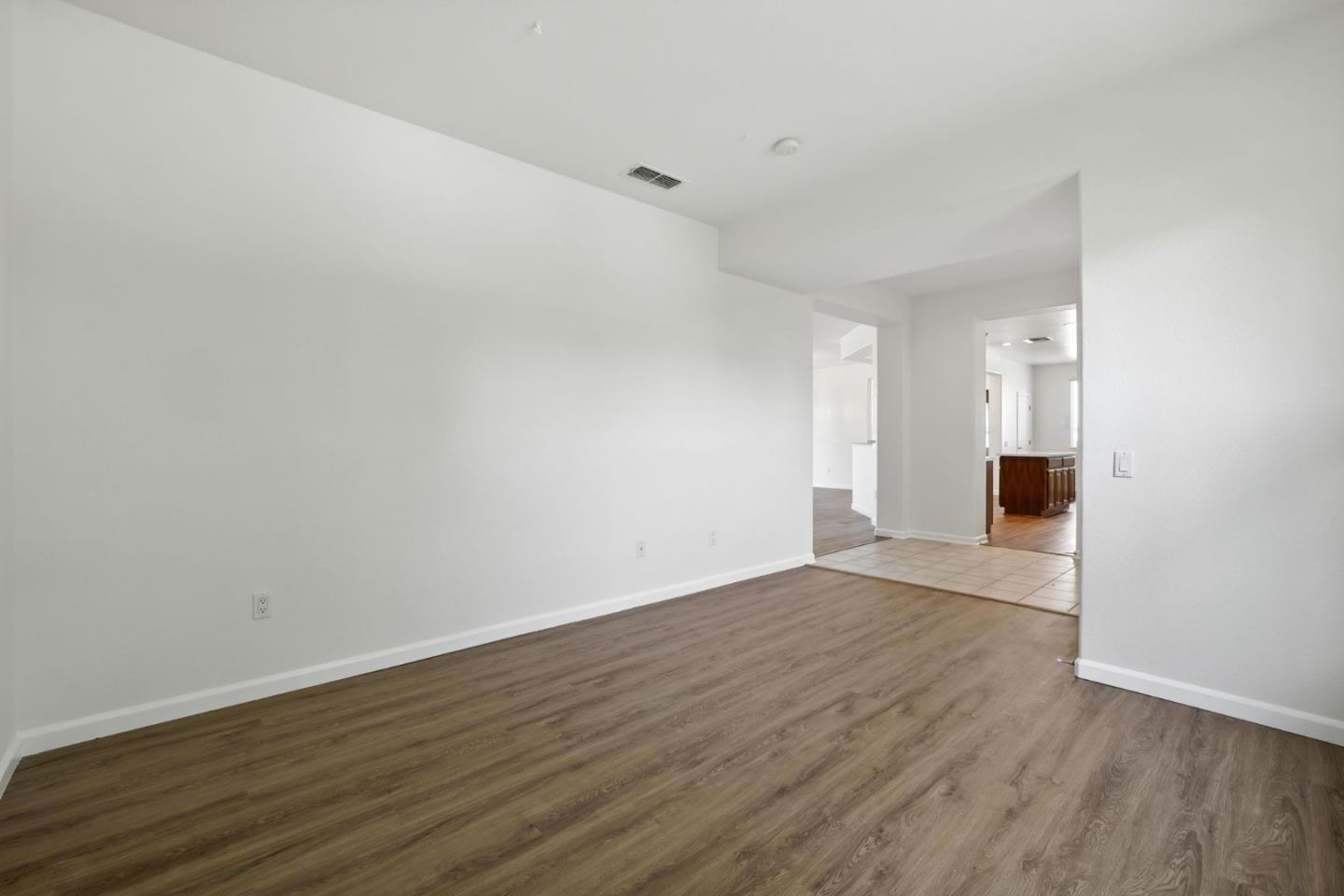 Detail Gallery Image 8 of 45 For 1826 Grand Pheasant Ln, Lincoln,  CA 95648 - 2 Beds | 2 Baths