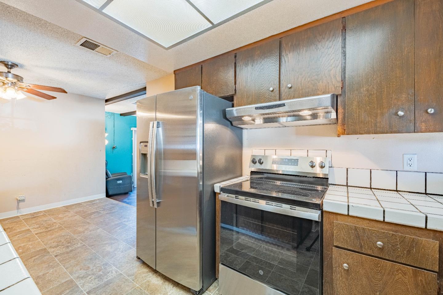 Detail Gallery Image 12 of 33 For 6256 Hokett Way, San Jose,  CA 95123 - 3 Beds | 2 Baths