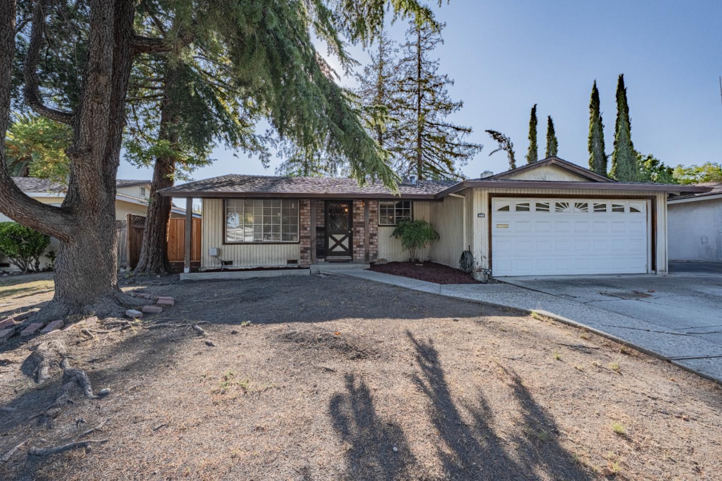 Detail Gallery Image 2 of 33 For 6256 Hokett Way, San Jose,  CA 95123 - 3 Beds | 2 Baths