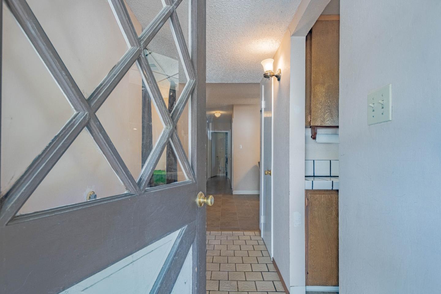 Detail Gallery Image 4 of 33 For 6256 Hokett Way, San Jose,  CA 95123 - 3 Beds | 2 Baths