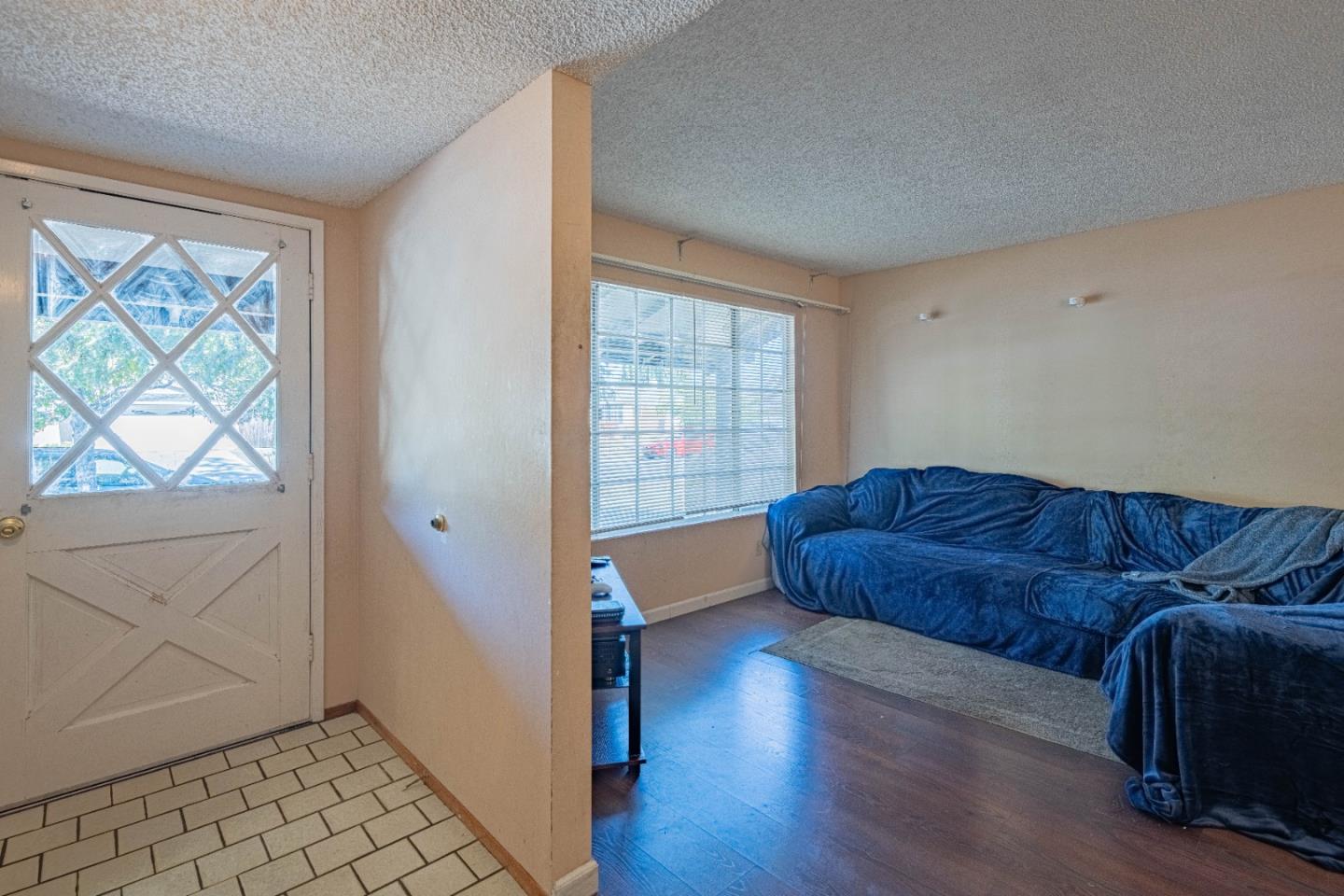 Detail Gallery Image 5 of 33 For 6256 Hokett Way, San Jose,  CA 95123 - 3 Beds | 2 Baths