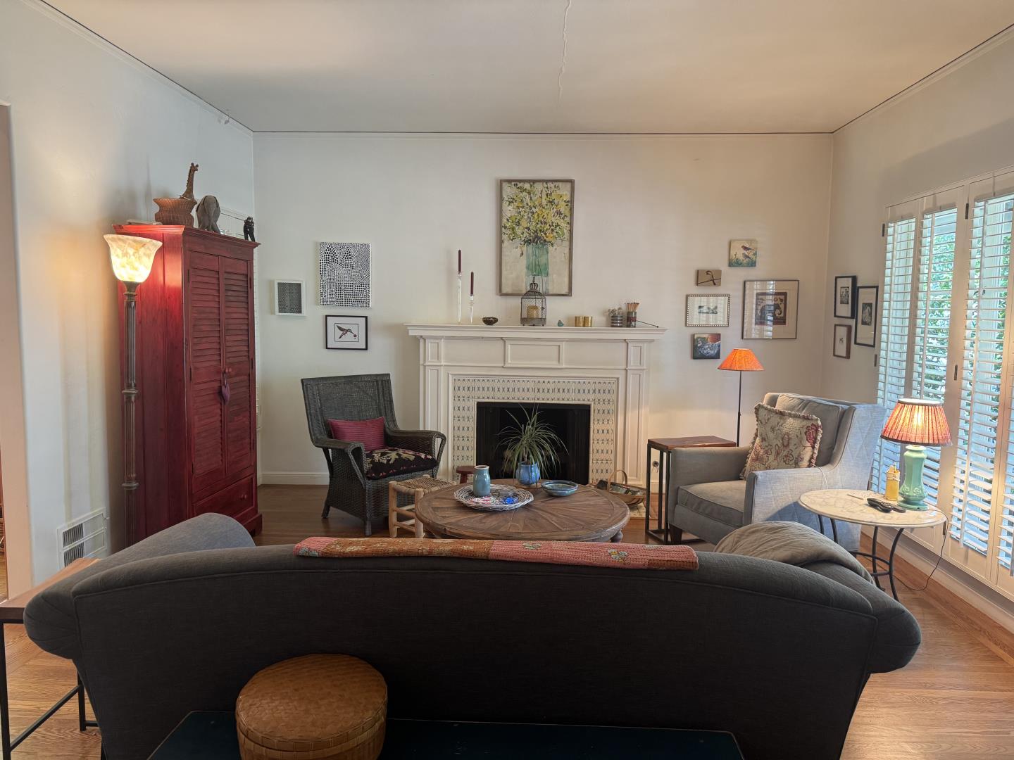 Detail Gallery Image 10 of 22 For 729 Plymouth Way, Burlingame,  CA 94010 - 3 Beds | 2 Baths
