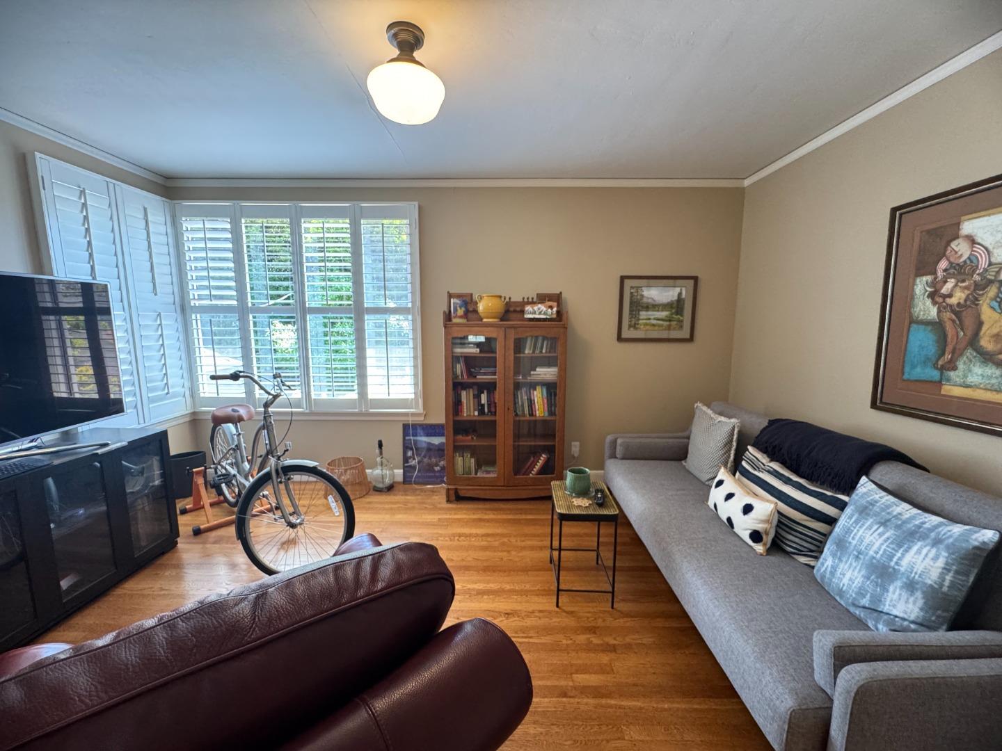 Detail Gallery Image 18 of 22 For 729 Plymouth Way, Burlingame,  CA 94010 - 3 Beds | 2 Baths